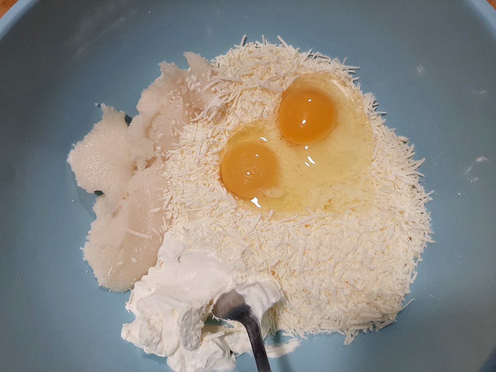 Saratele cu branza, fragede, foietate si foarte gustoase