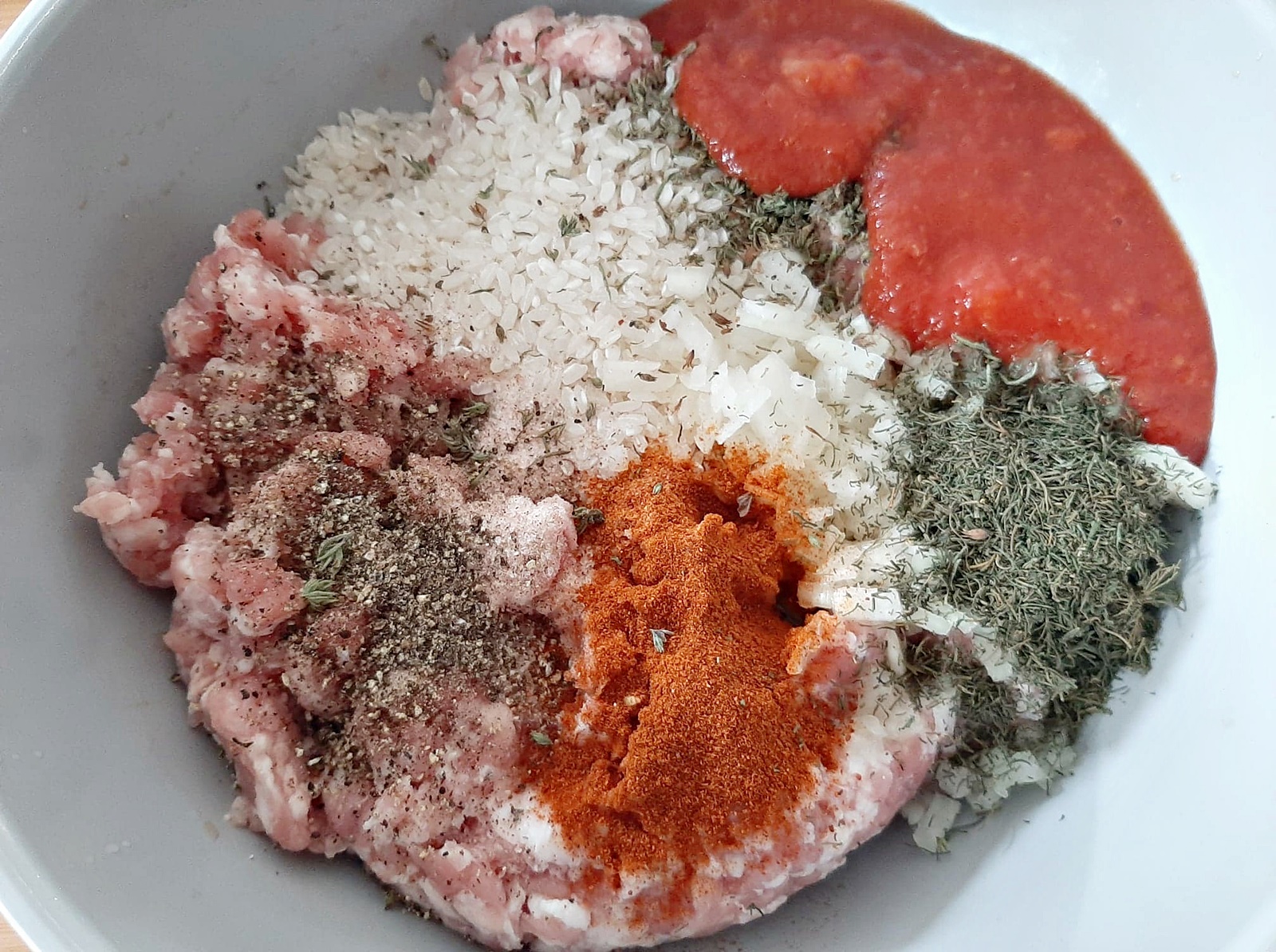 Sarmale traditionale in foi de varza murata. Reteta simpla si savuroasa