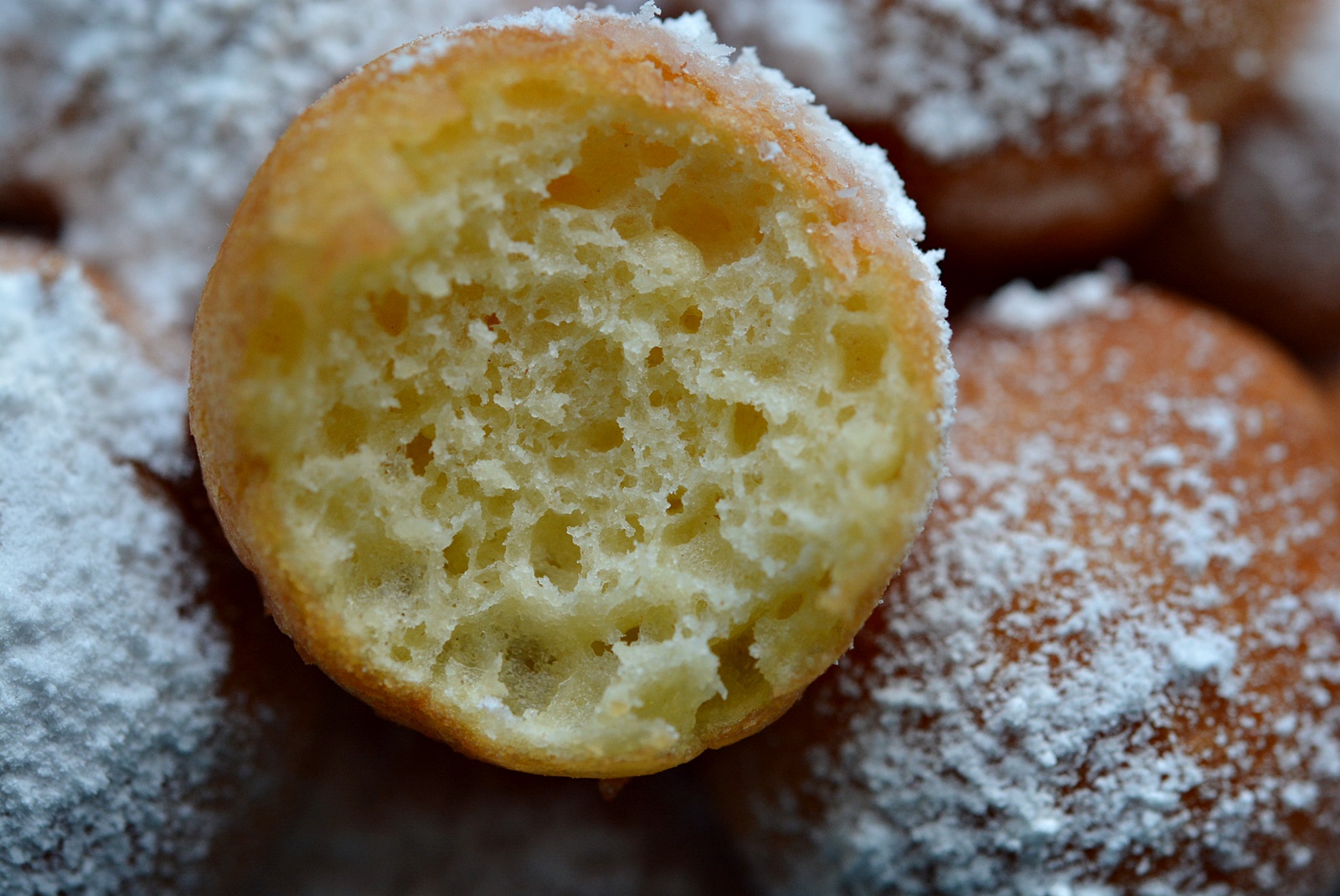 Gogosi rapide cu iaurt - reteta simpla de gogosi cu lingura