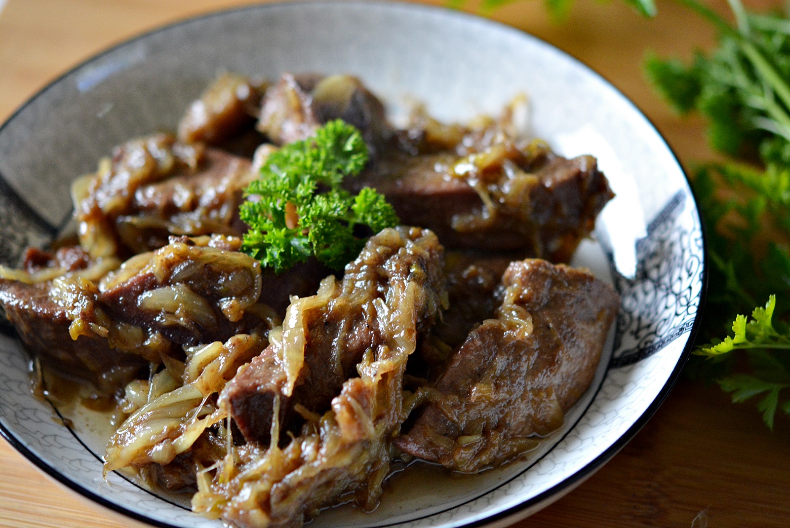 Ficat de porc cu ceapa