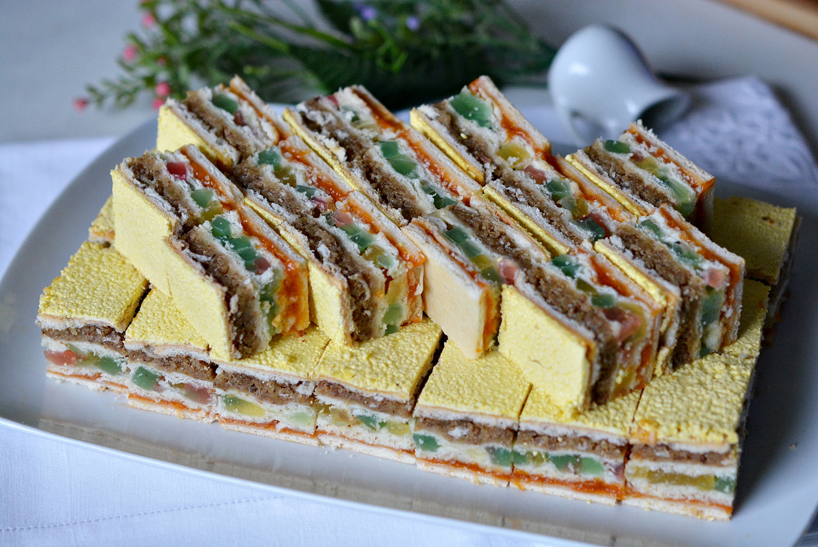 Prajitura Domino. Reteta veche cu foi si 3 umpluturi delicioase