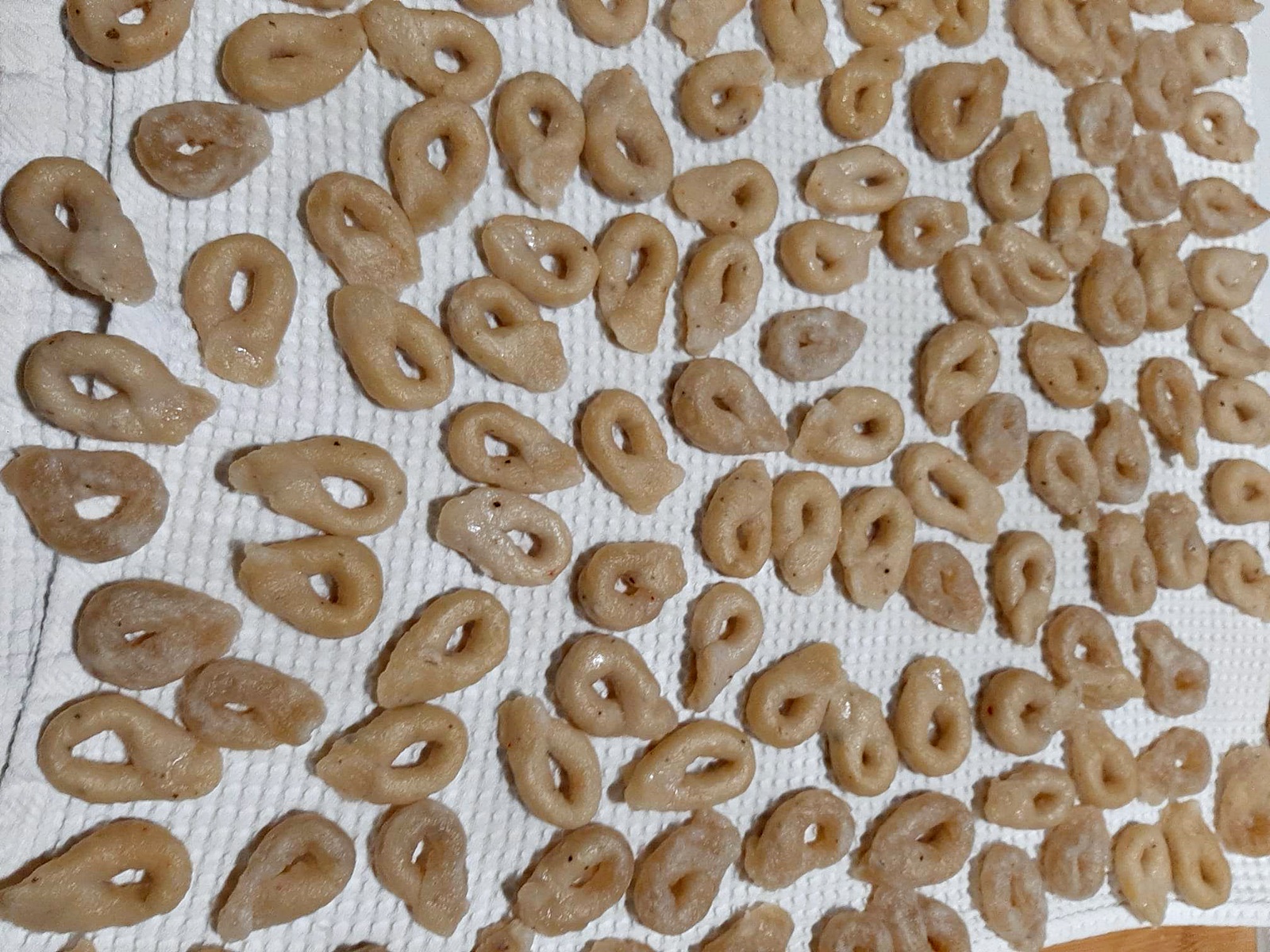 Taralli. Covrigei cu ulei de masline si vin alb