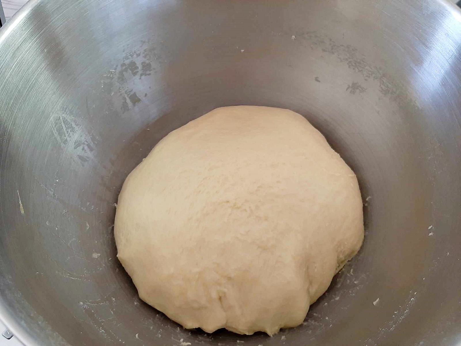 Cornuri pufoase cu gem - reteta simpla si delicioasa