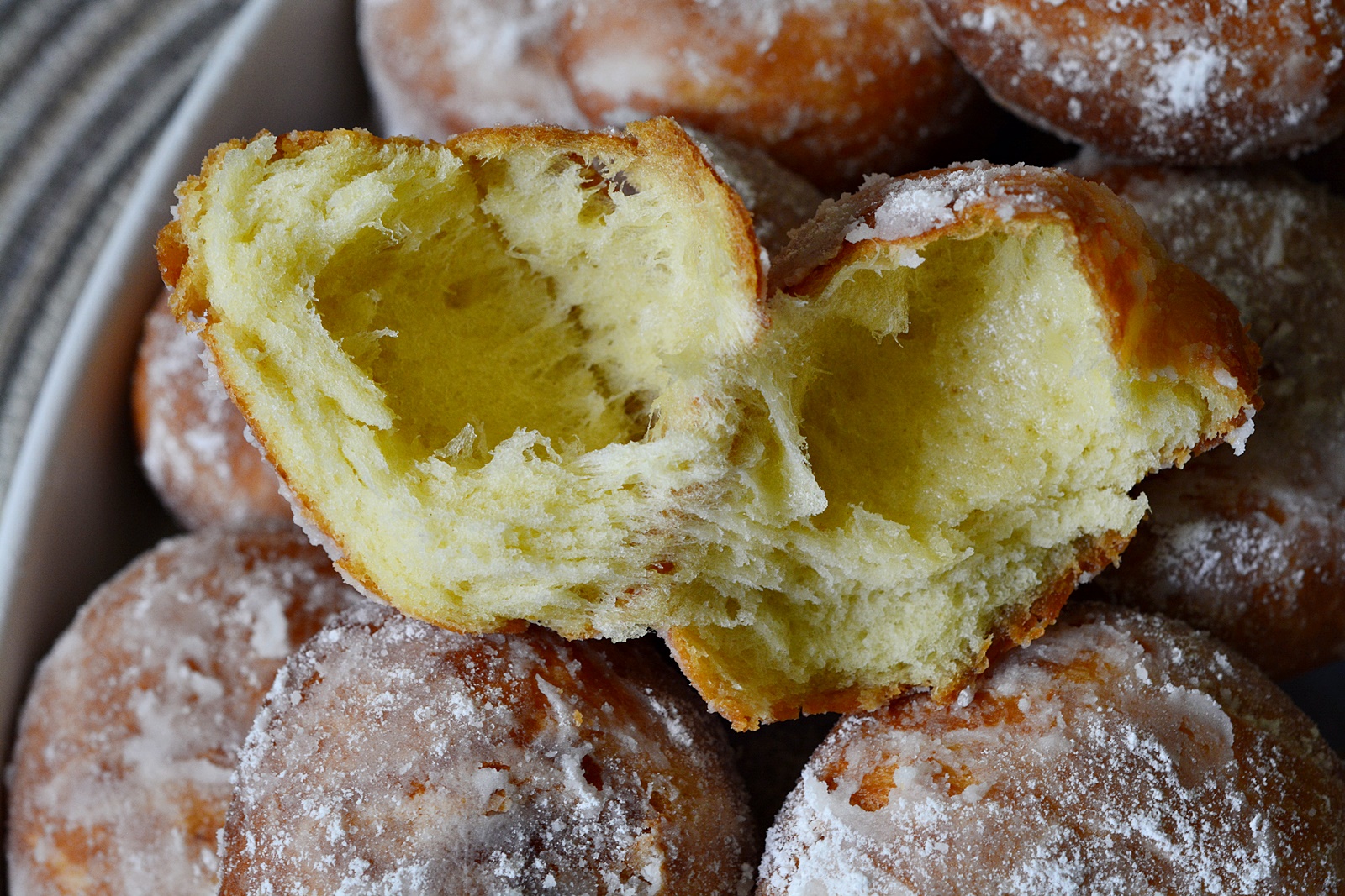 Reteta de gogosi de post - pufoase, aromate, economice si delicioase