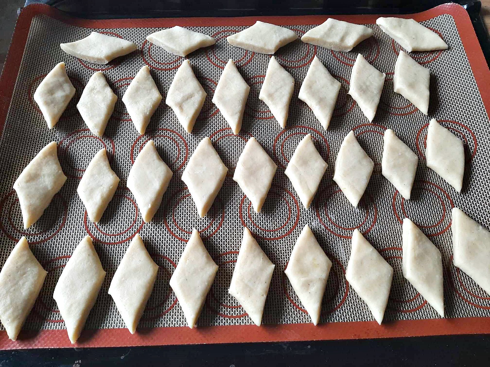 Corabioare cu untura. Reteta veche de fursecuri de cofetarie