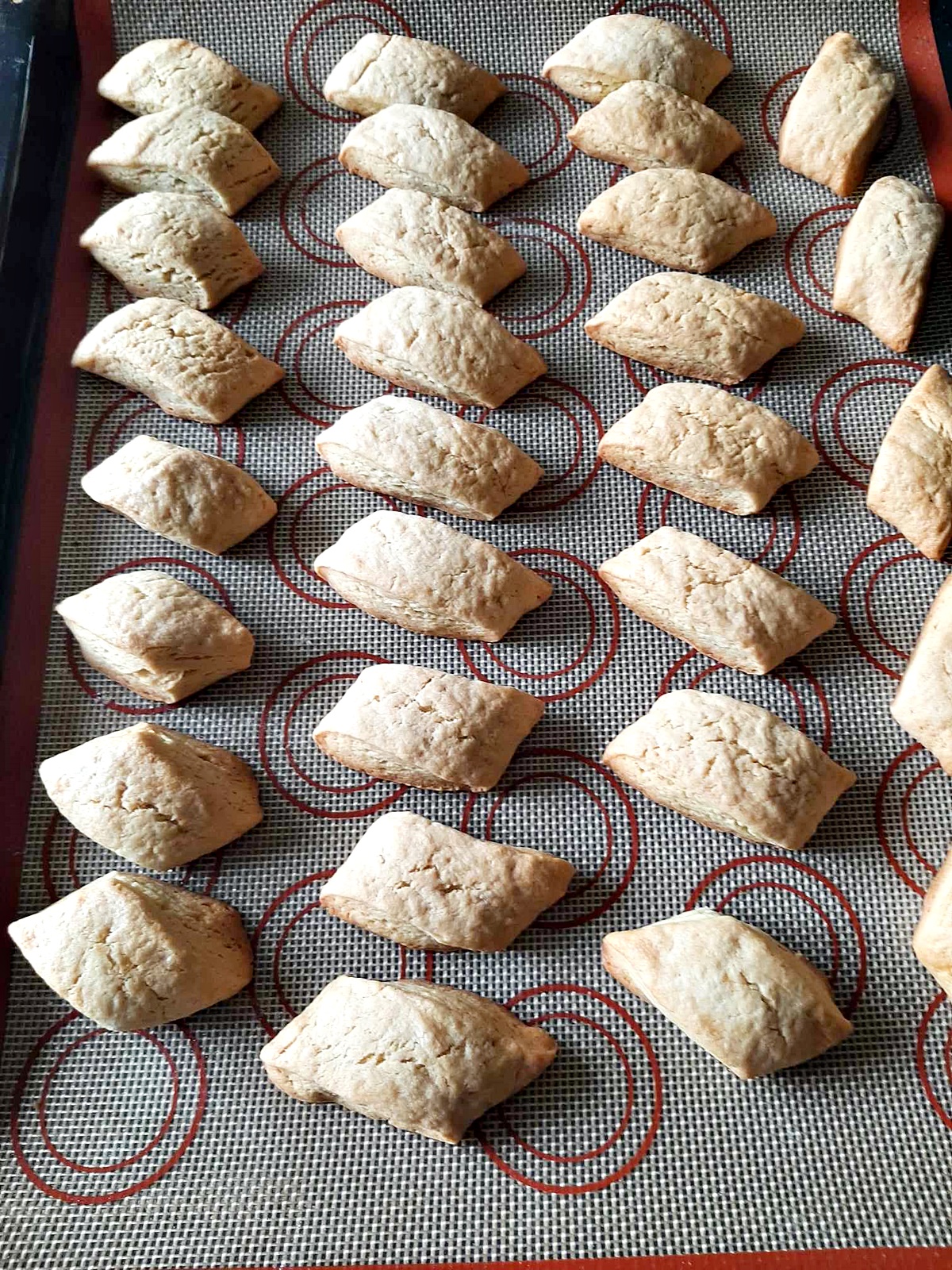 Corabioare cu untura. Reteta veche de fursecuri de cofetarie