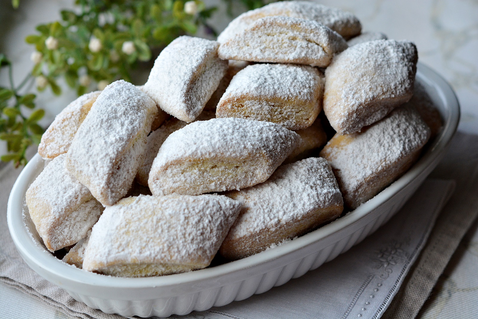 Corabioare cu untura. Reteta veche de fursecuri de cofetarie