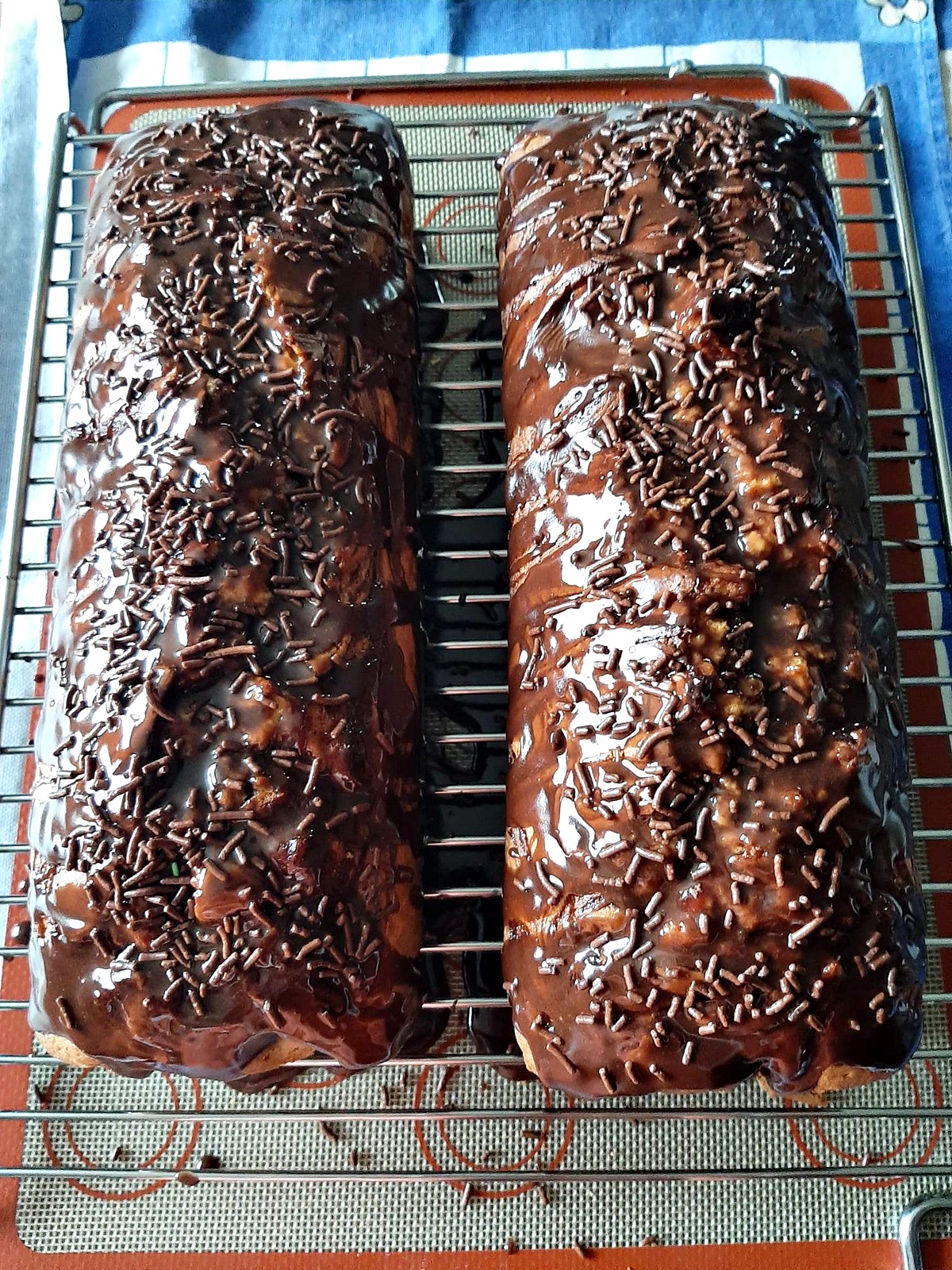 Chec simplu cu gem si ciocolata