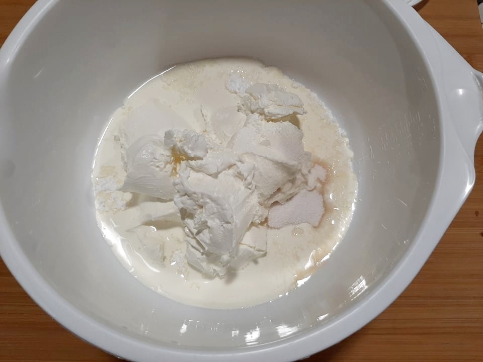 Crema de smantana cu nuci