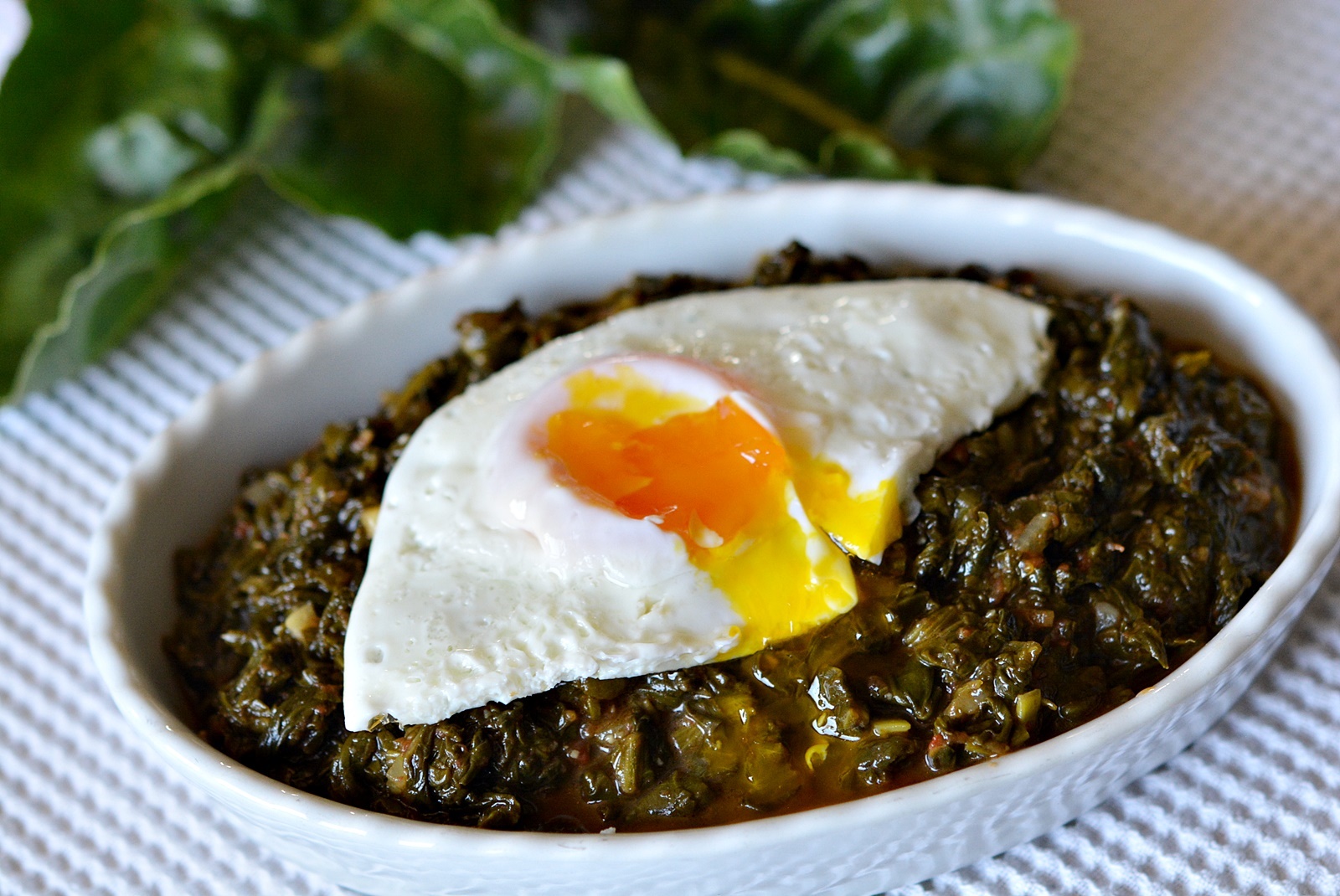 Spanac cu oua ochiuri