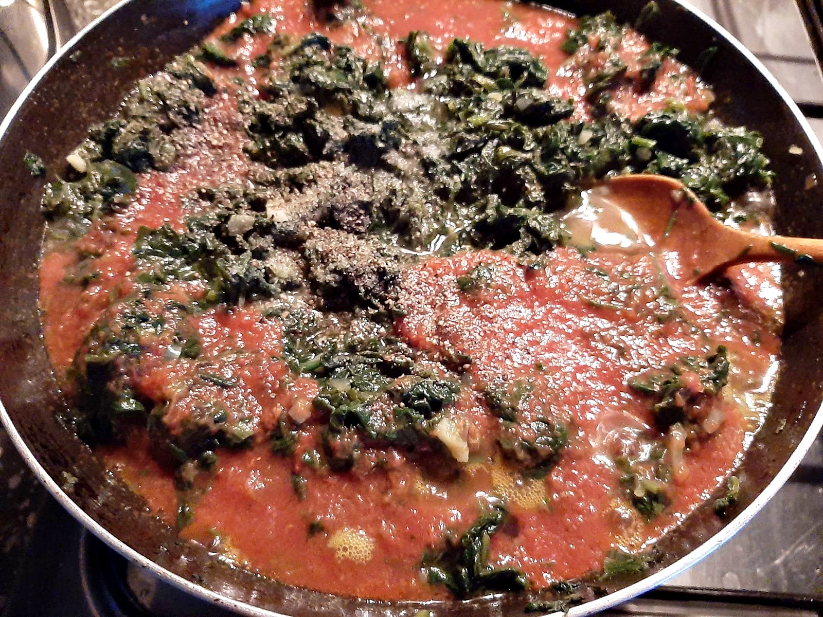 Spanac cu oua ochiuri