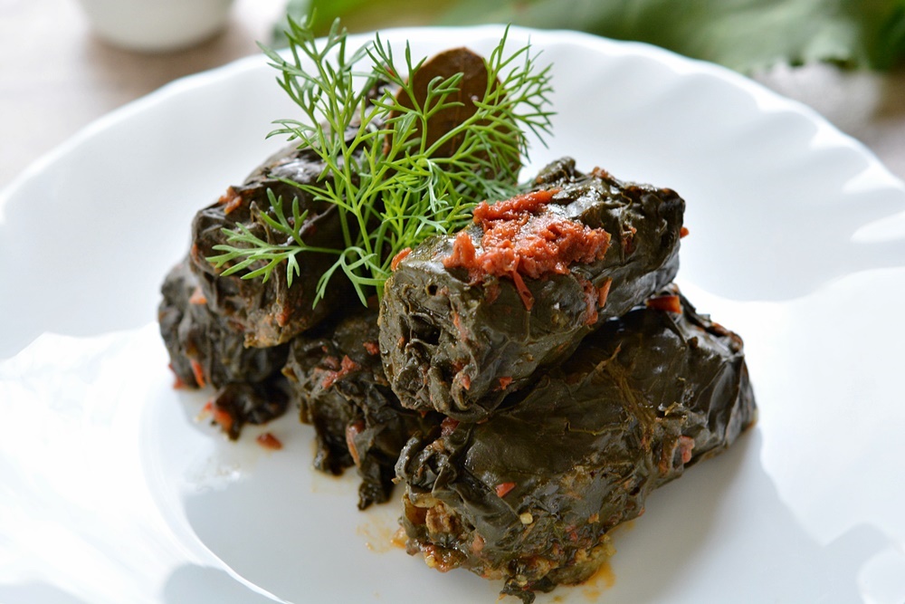 Sarmale in foi de stevie - reteta simpla si gustoasa de primavara