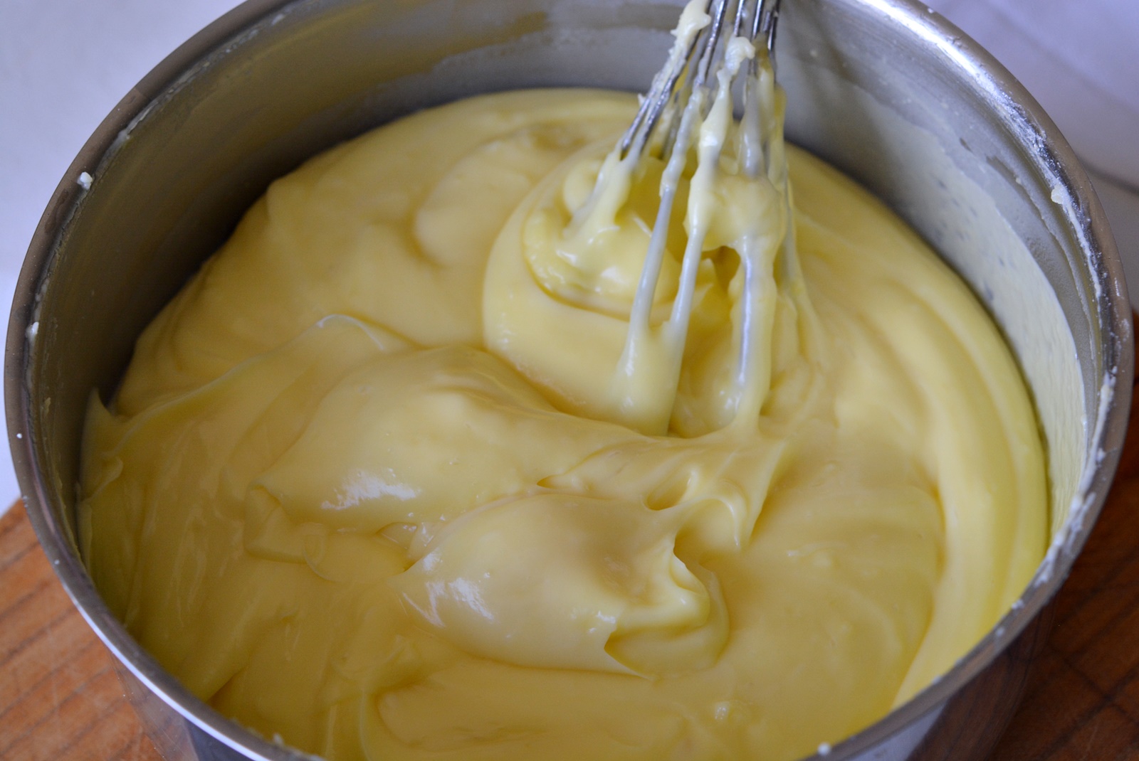 Reteta de crema de lamaie pentru torturi si prajituri