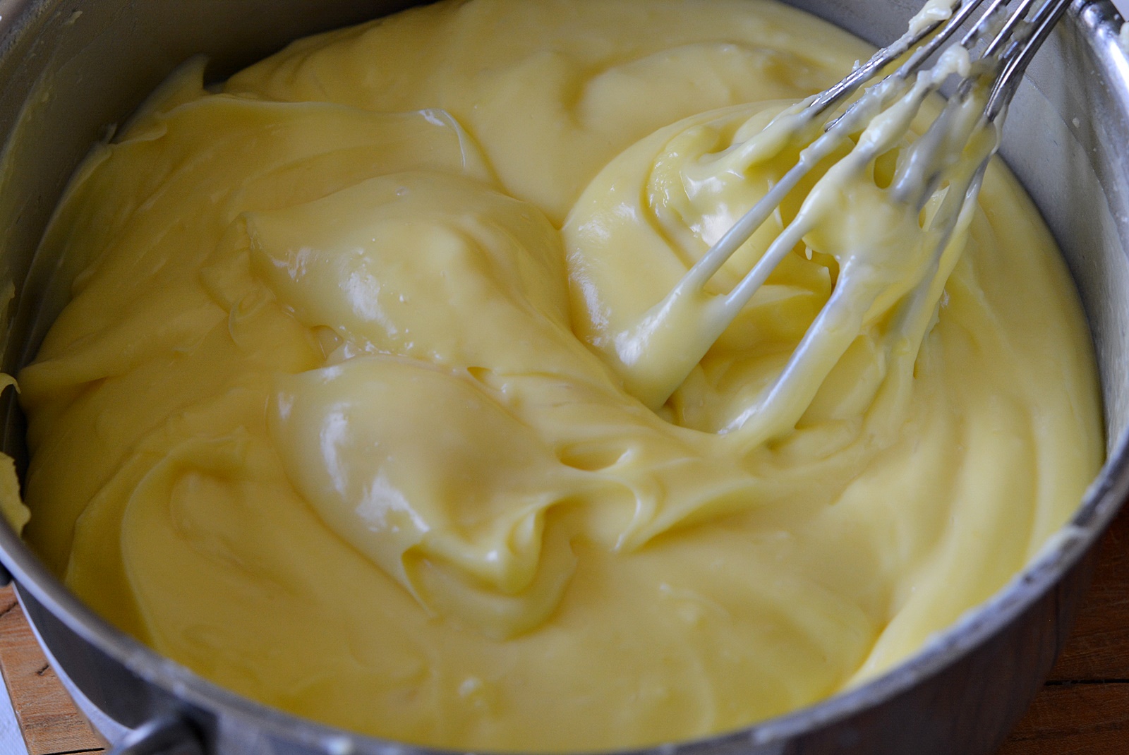 Reteta de crema de lamaie pentru torturi si prajituri