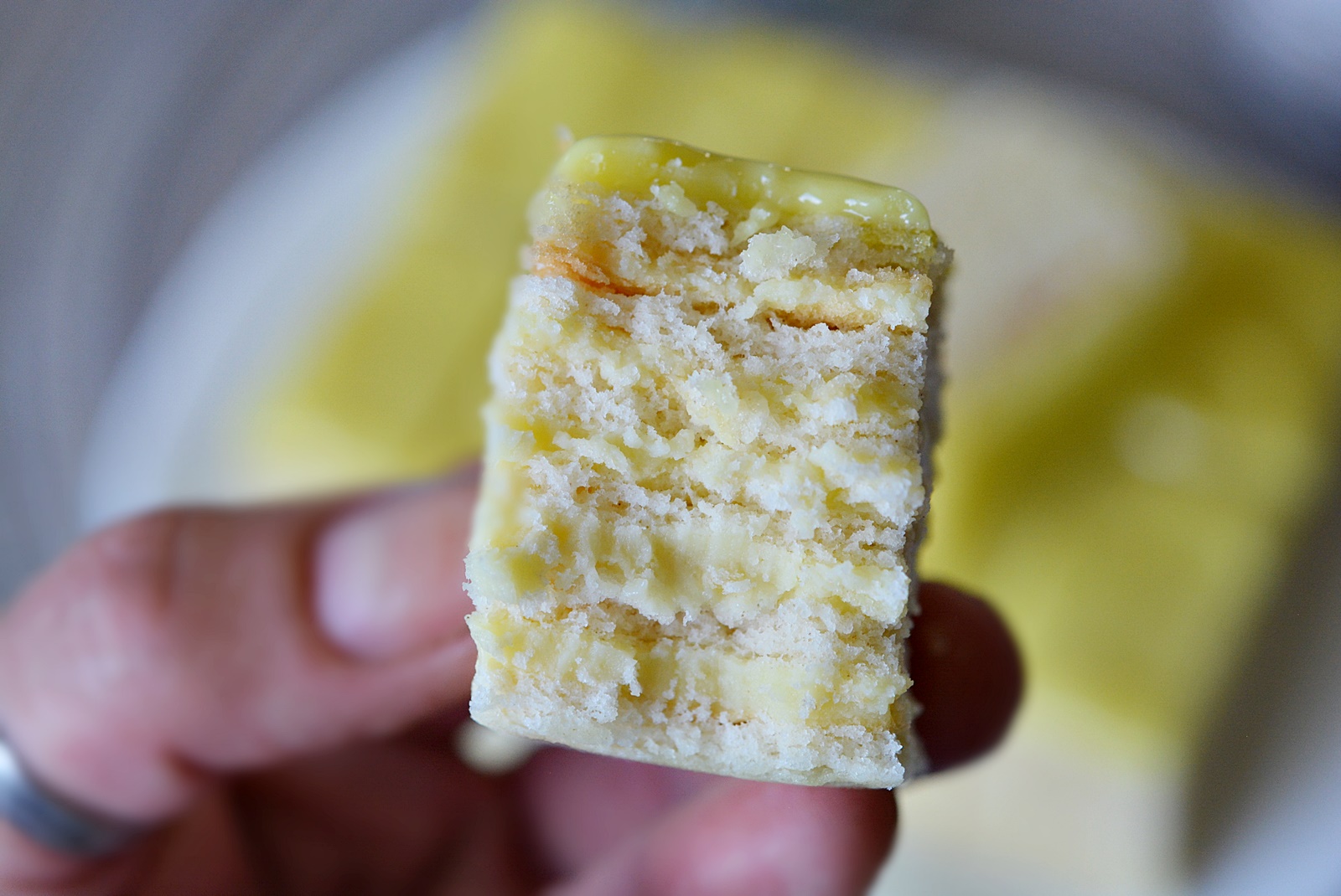 Prajitura cu foi si crema de lamaie. Reteta delicioasa si aromata pentru desertul perfect