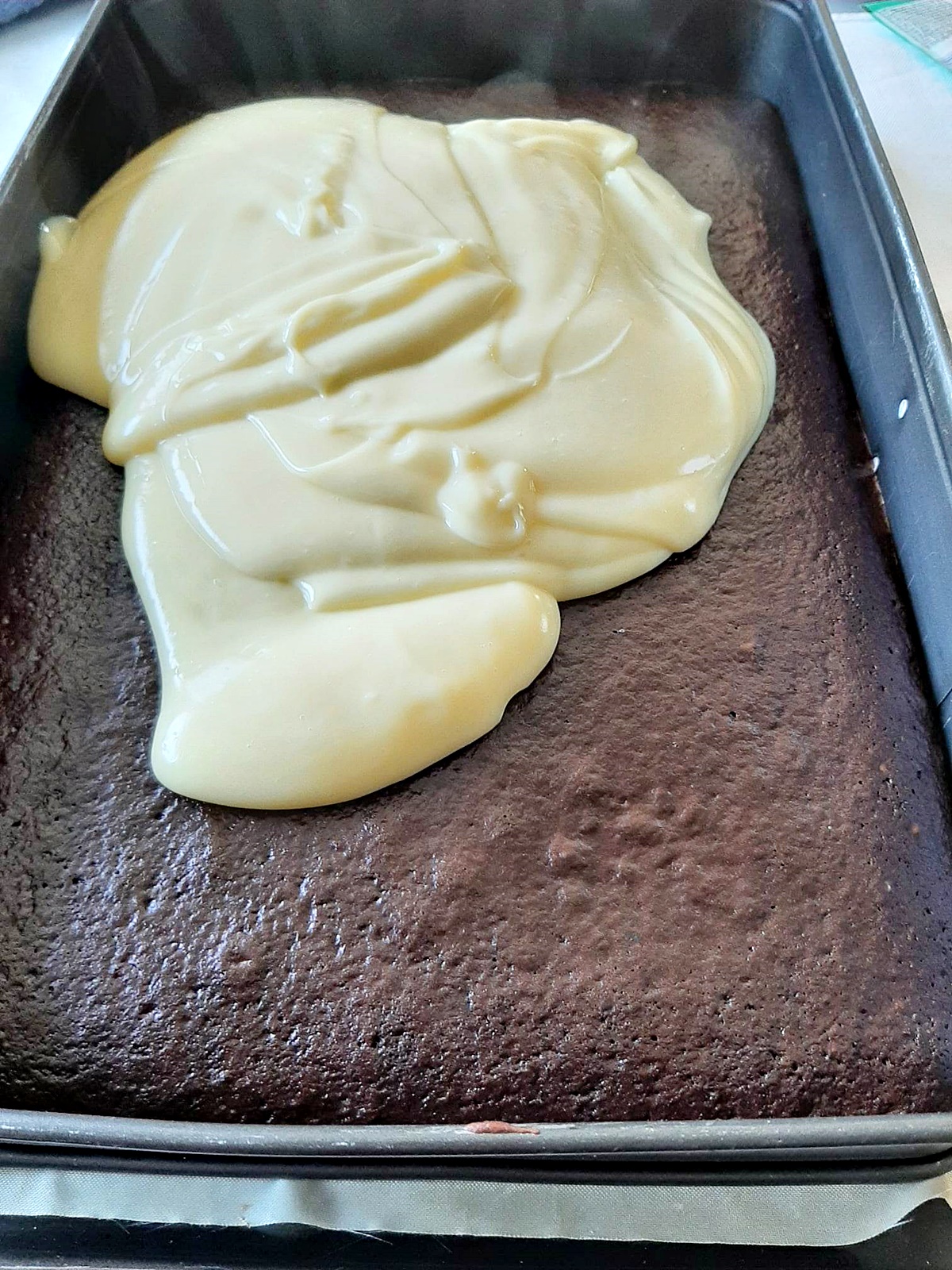 Prajitura cu crema de vanilie si jeleu de capsuni, fina si delicioasa