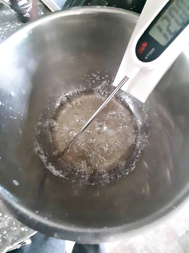 Spuma de capsuni cu bezea italiana - desert fin, aerat si delicios