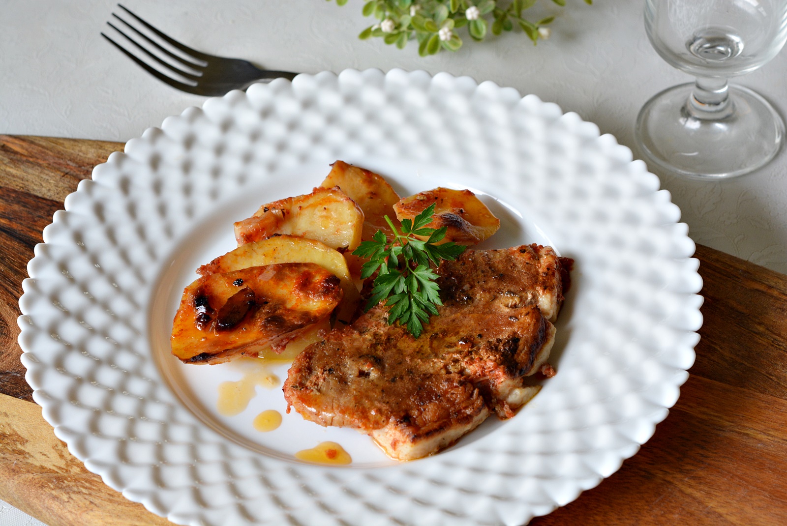 Pulpa de porc cu cartofi la cuptor