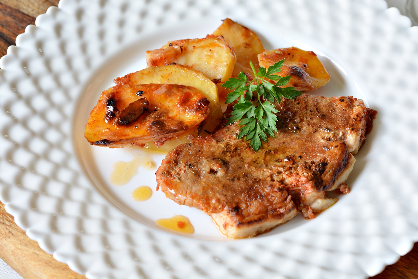 Pulpa de porc cu cartofi la cuptor