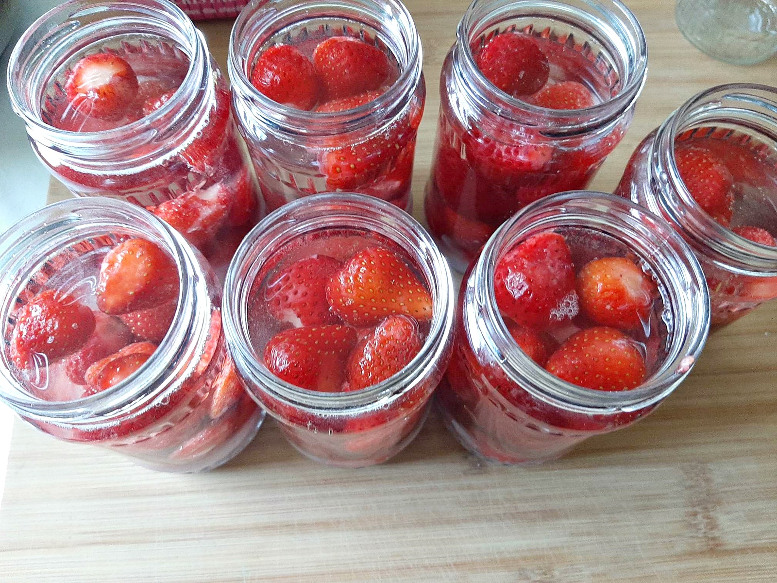 Compot de capsuni pentru iarna. Simplu si rapid, fara conservanti