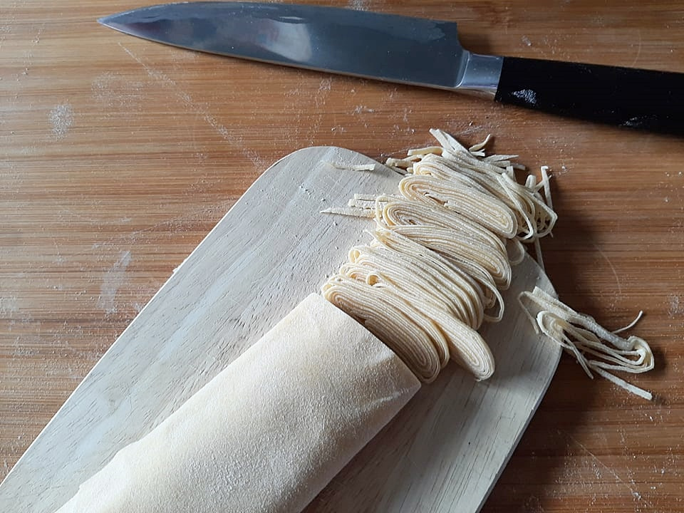 Ciorba de rosii cu taitei de casa. Cea mai simpla si delicioasa reteta