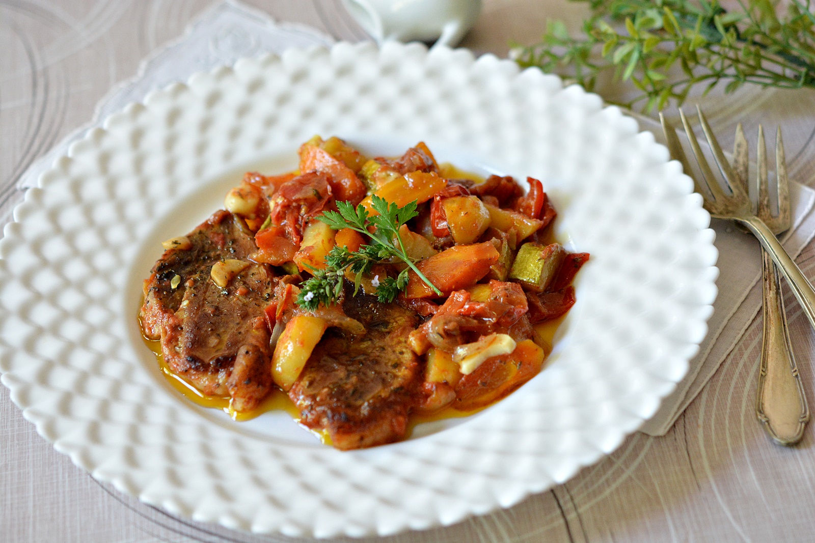 Friptura de porc cu legume la cuptor