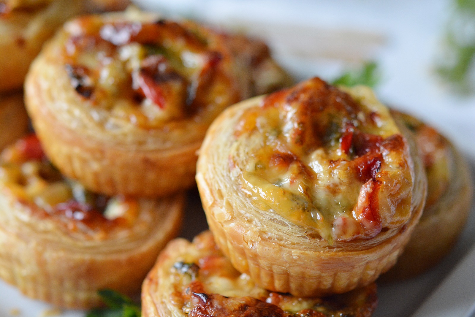 Aperitive rapide din foietaj - delicioase si usor de preparat