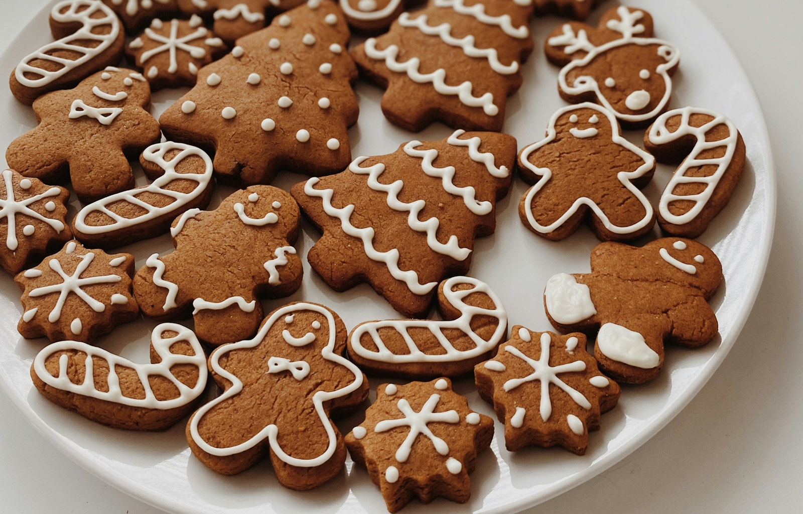 Reteta simpla de turta dulce. Usor de facut, gustoasa si aromata