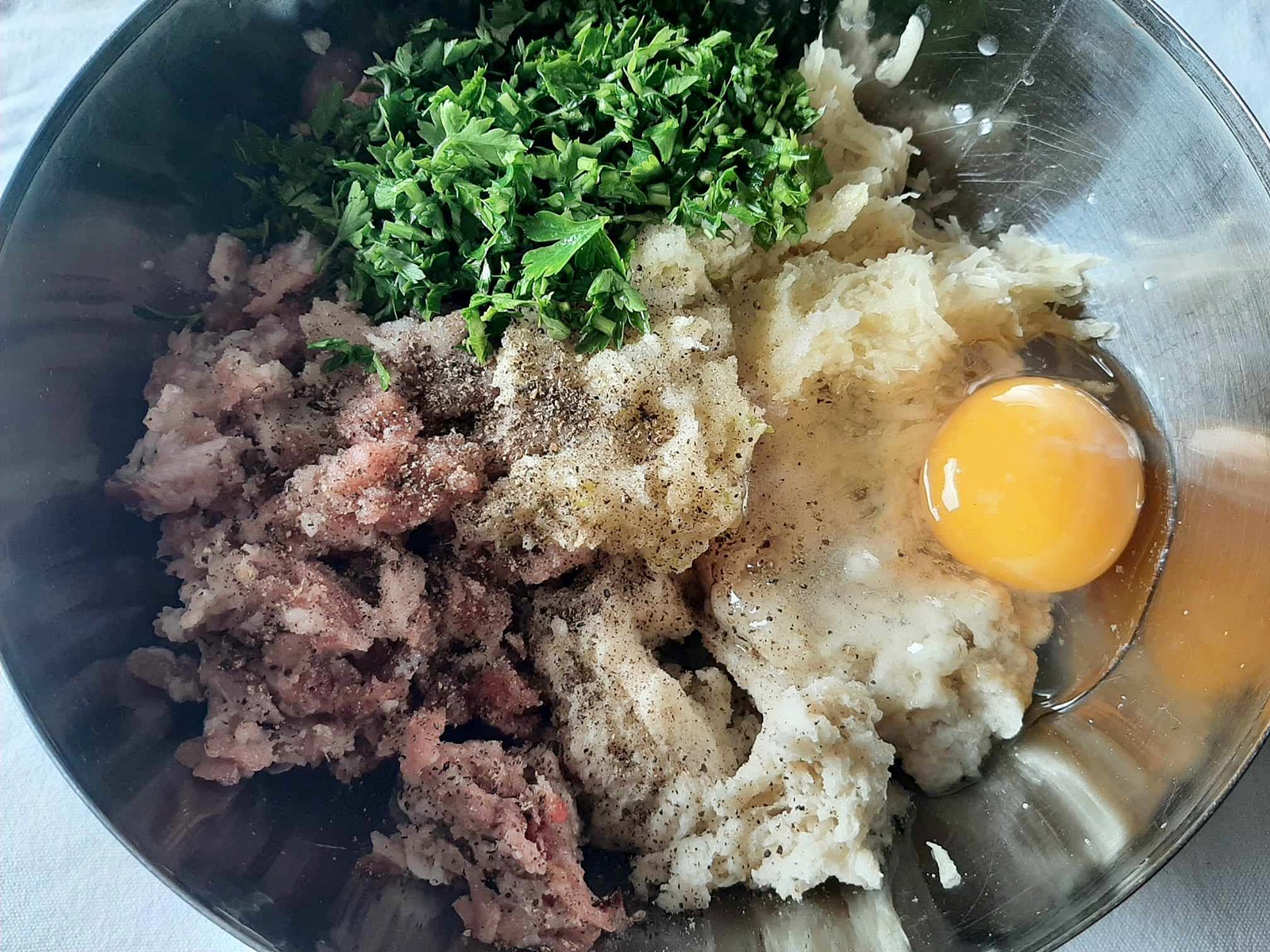 Chiftelute aperitiv - reteta simpla si gustoasa pentru orice ocazie