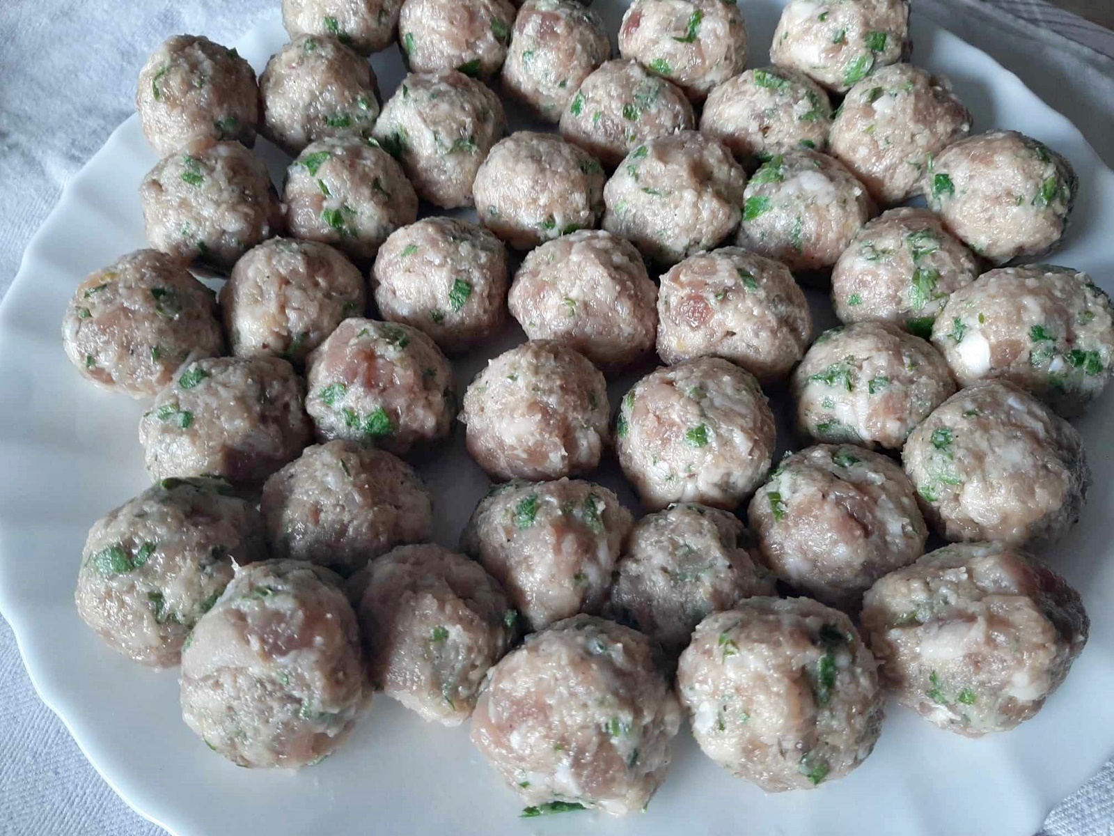 Chiftelute aperitiv - reteta simpla si gustoasa pentru orice ocazie