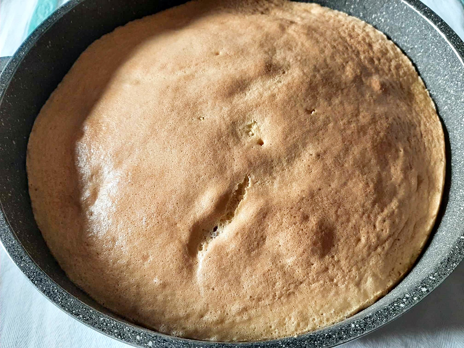Tort de mere intregi. Reteta aromata, delicioasa si usor de preparat