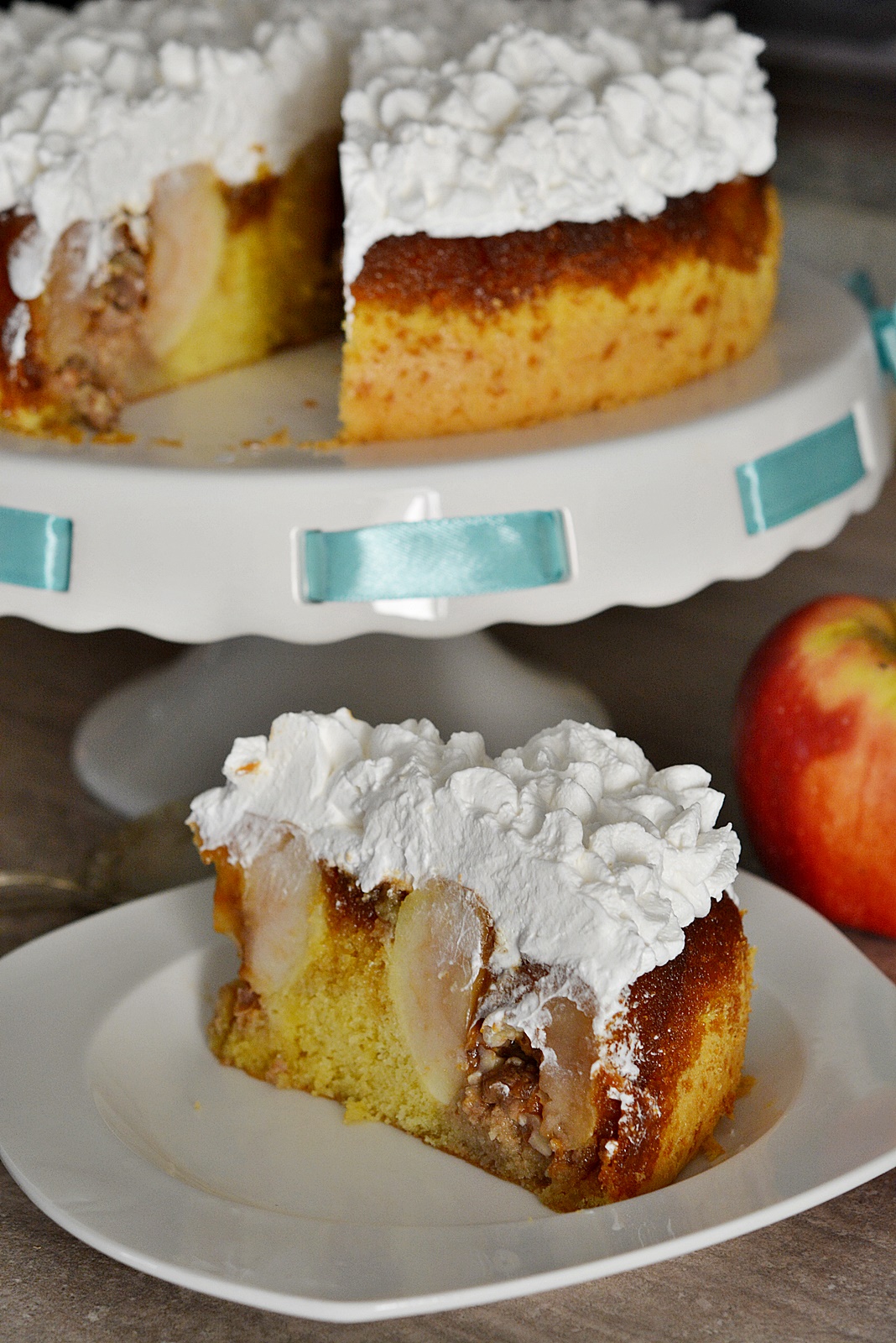 Tort de mere intregi. Reteta aromata, delicioasa si usor de preparat