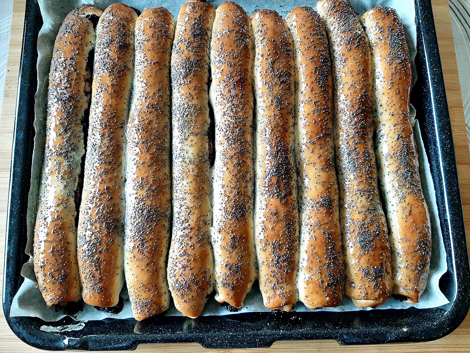 Batoane pufoase cu magiun cu magiun, reteta simpla si usor de facut