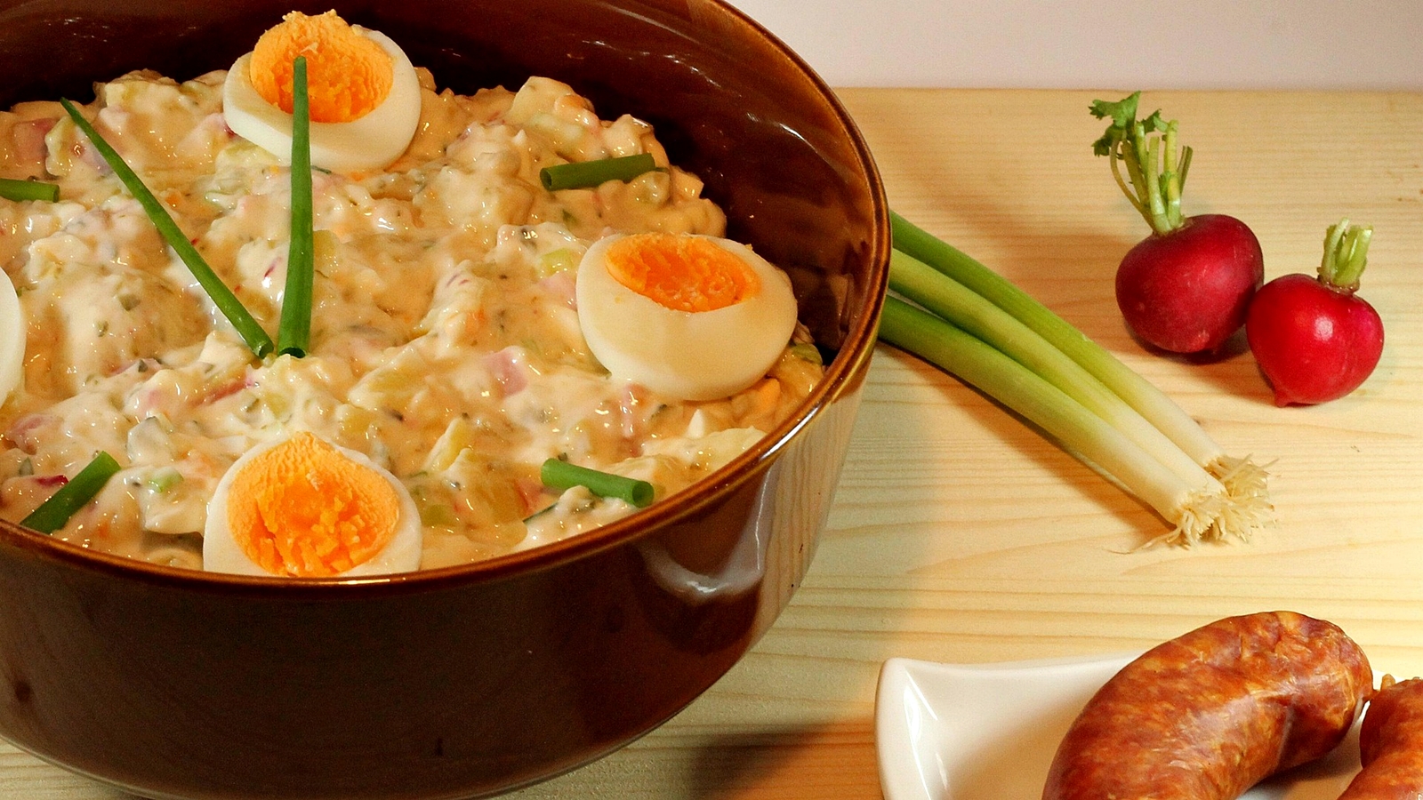 Salata de cartofi cu oua. Reteta simpla, si gustoasa, foarte simplu de preparat