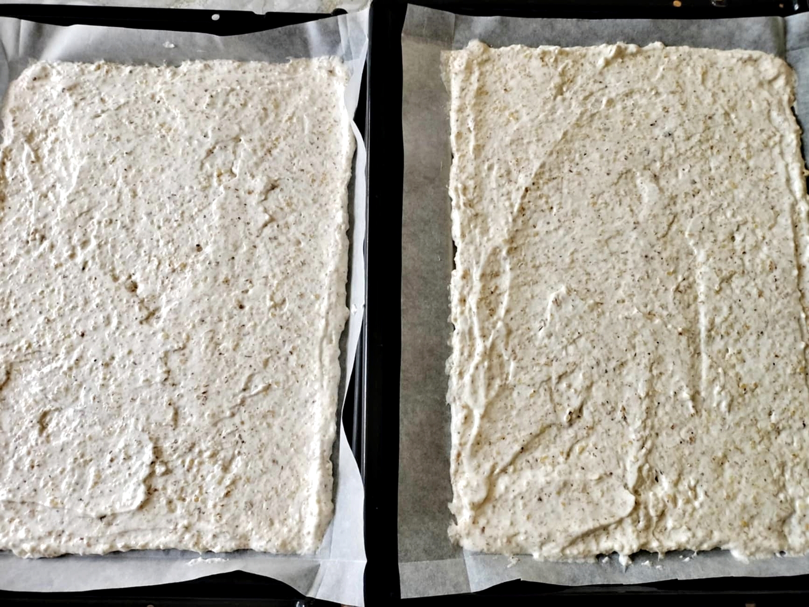 Prajitura cu foi de nuca si crema de vanilie – cel mai fin, cremos si aromat desert