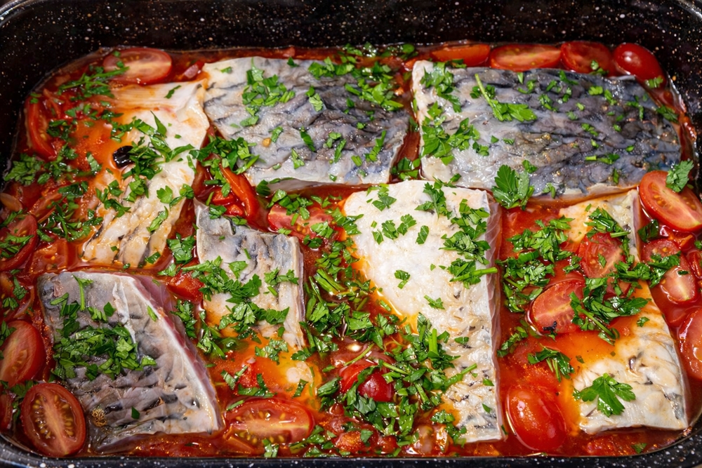 Plachie de crap la cuptor - reteta simpla, aromata si usor de facut