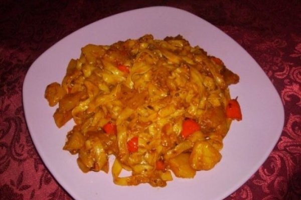 Tagliatelle cu ananas si ardei rosu