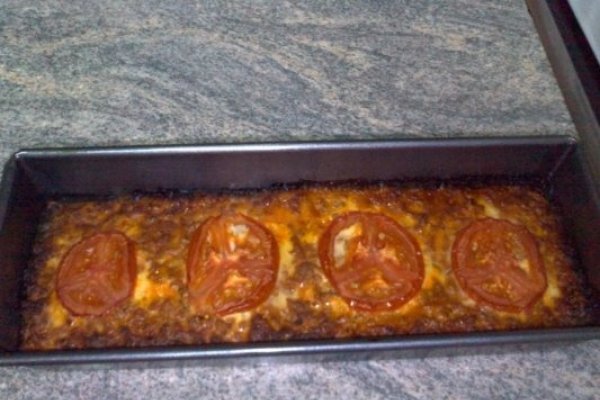 MUSACA DE CARNE CU CARTOFI SI ROSII