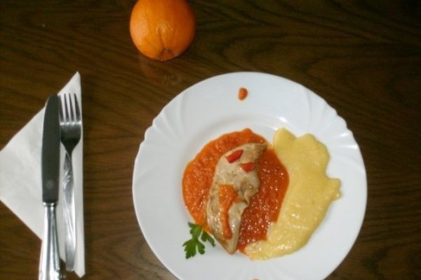 Piept de pui in sos de ardei