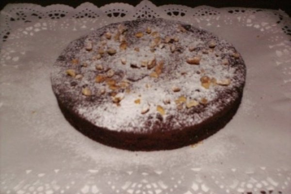 Prajitura cu ciocolata amaruie si nuci