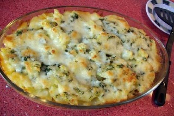 Cartofi cu sos la cuptor