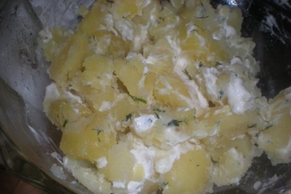 Cartofi noi cu unt si marar