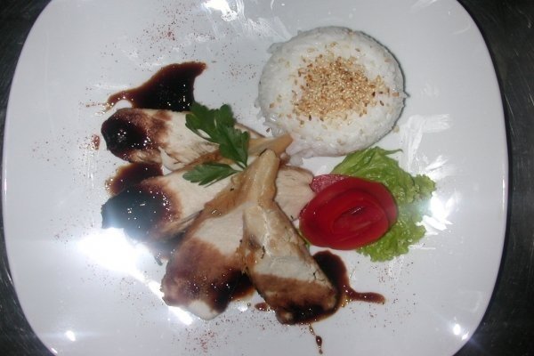 PIEPT DE PUI CU SOS DE SOIA