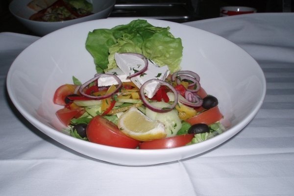 SALATA DE VARA CU BRANZA FETA