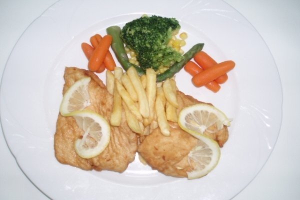 SNITEL PANE DE PORC CU LEGUME SI CARTOFI