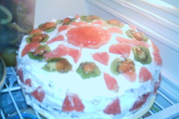 Tort cu frisca si fructe