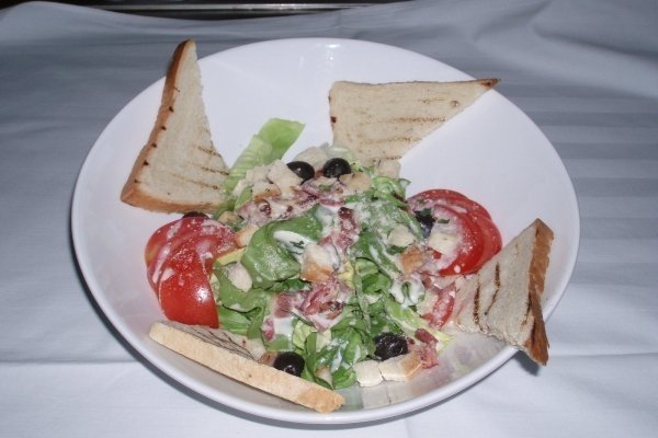 SALATA CU LEGUME SI COSTITA