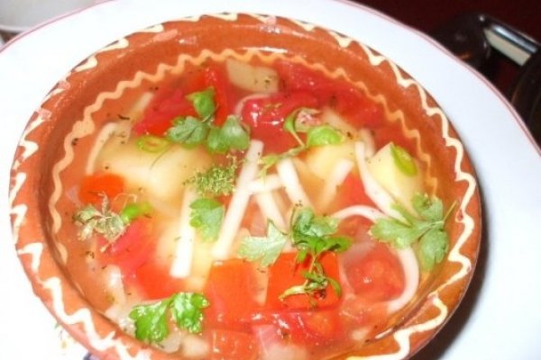 Ciorba de rosii cu taitei
