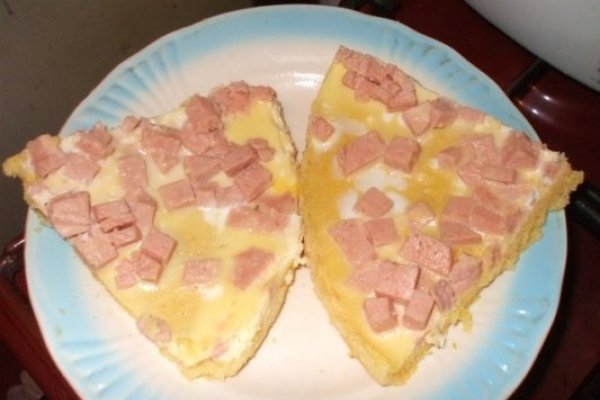 Pizza Iuliana( cu parizer)