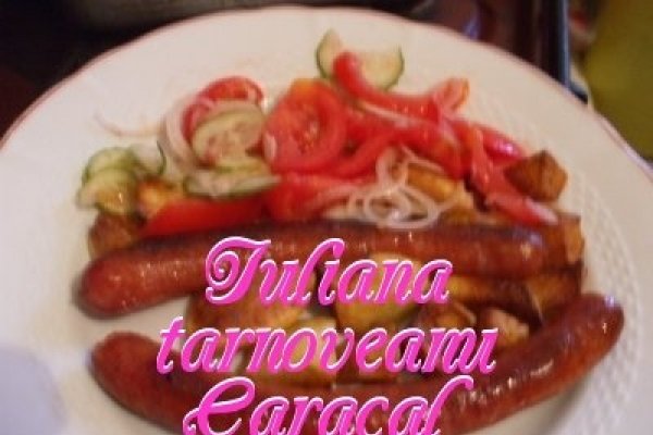 Cirnaciori la tefal cu salata asortata